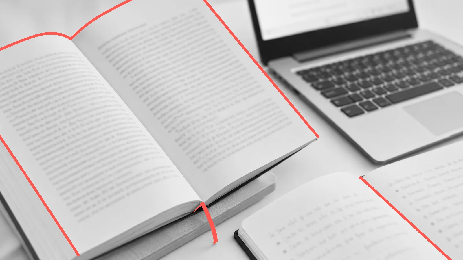 Учебная книга, тетрадь и ноутбук; редакционная иллюстрация, не объект клиента